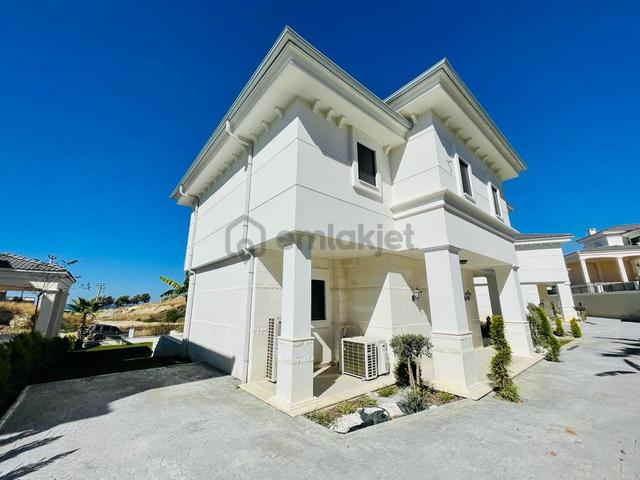 Manzara-özel Havuz-bahçe-otopark-yerden Isıtma-ultra Lüx-580 M2 Müstakıl 4