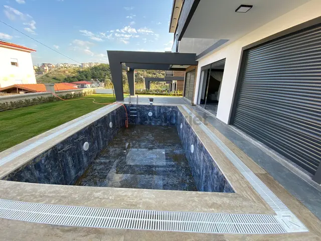 Full Manzara-güvenlik-bahçe-otopark-özel Havuz-hamam-sauna-akıllı Ev-müstakil 3