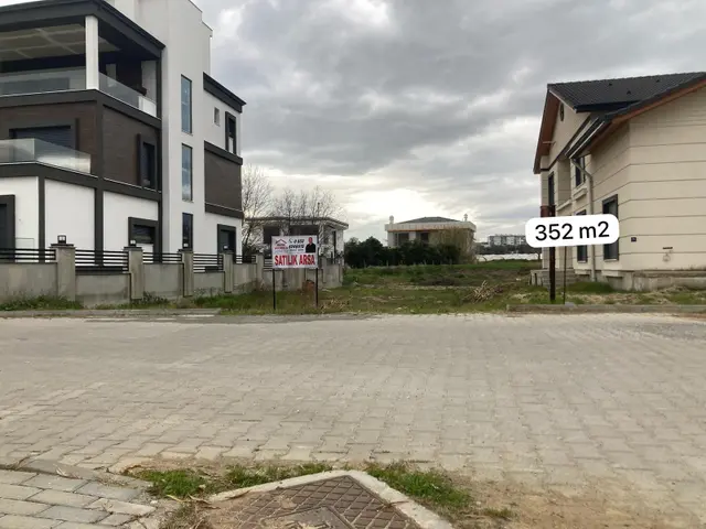 İsabeyli Villalar Bölgesinde Satılık 352 M² Arsa (3 Kat İmar) 2