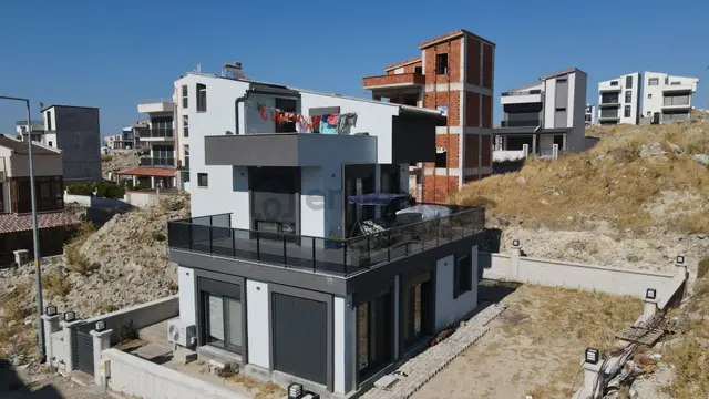 Morçiçek'ten Kamukent'te Sıfır Lüks Tripleks Villa... 3