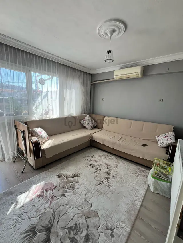 Konak Zeytinlik Mah.de Kemer İzban Yakını 2+1 75 M2 Tadilatlı Daire 2