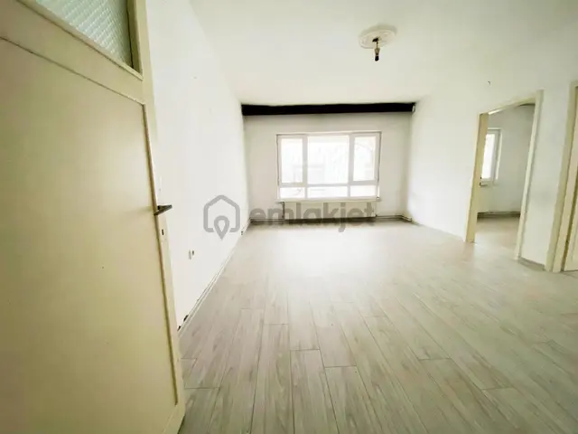 Uzman Emlak'dan Gülhane Ve Şehir Hastanesi Yakını Cadde Üzerinde Isı Yalıtımlı Giriş Katta 3+1 Daire 2