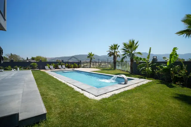 Kuşadası'n Da Golf Sahası Ve Deniz Manzaralı Müstakil Lüks Villa 2