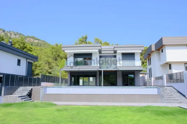Kemer Kiriş Doğa Manzaralı Satılık Müstakil 4+1 Villa 5
