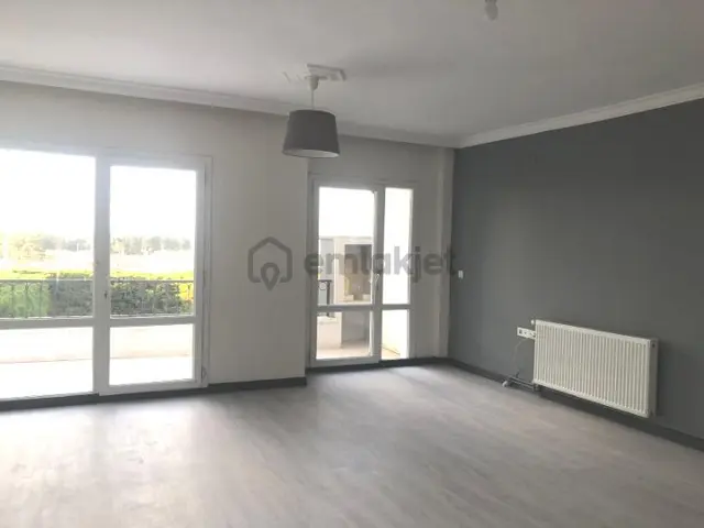 Güzelbahçe Kolejler Bölgesinde , Kapalı Mutfaklı, Ebebeyn Banyolu 3+1 Villa Satılık. 2