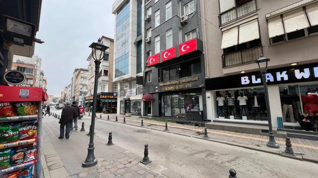Pendik Sahilde Çarşı Girişinde 3.kat Satılık 3+1 Daire 4
