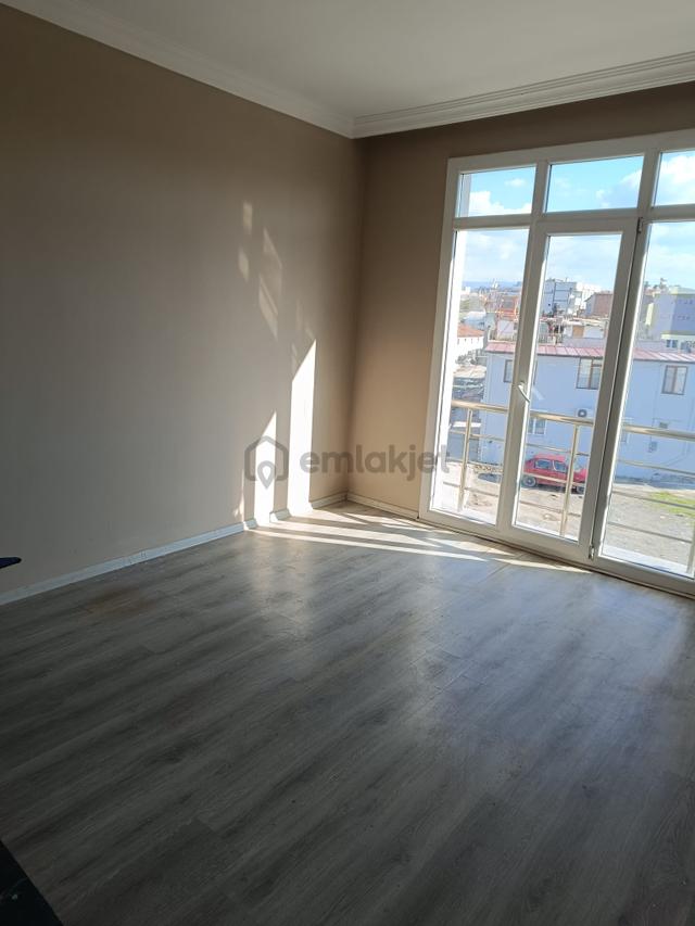 Burhaniye Merkezde Kiralık 1+1 1