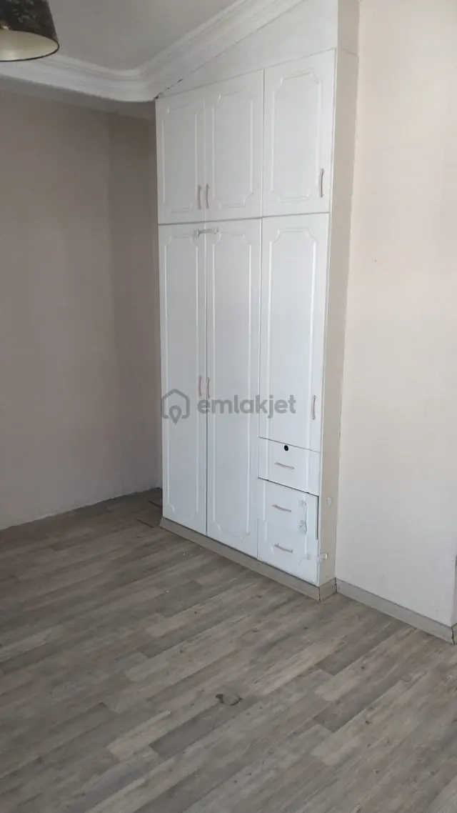Bornova Atatürk Mah. 2+1 Kiralık Daire 5