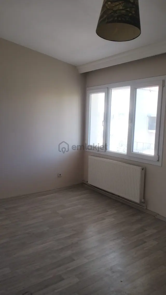 Bornova Atatürk Mah. 2+1 Kiralık Daire 4