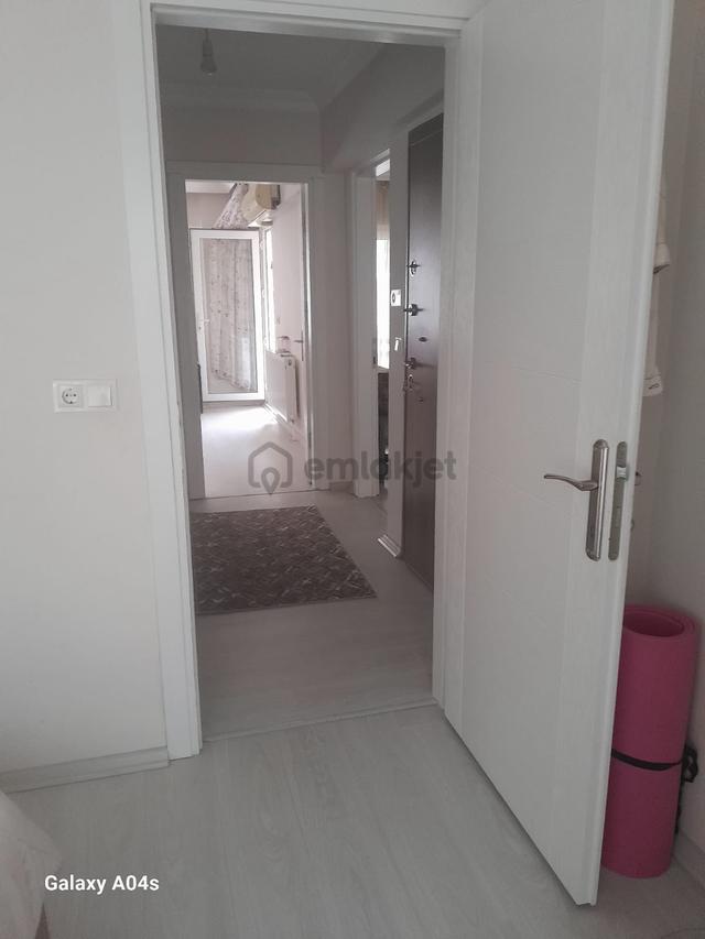 Aydoğdu Mahallesinde Asansörlü Ara Kat 3 Odalı Daire 4
