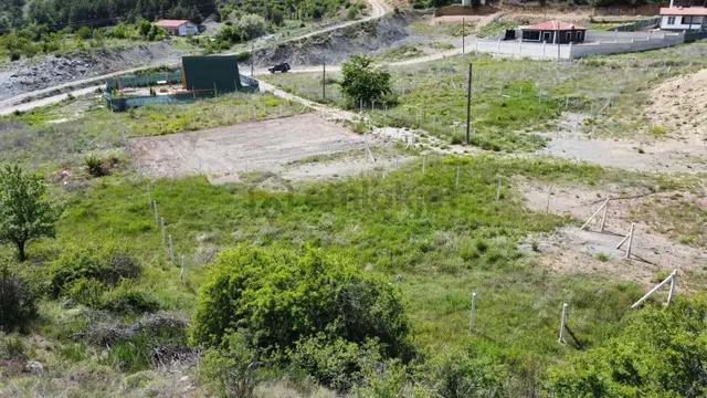 Arkadaş Emlaktan 530 M2 Çok Acil Satılık Hobi Bahçesi 1
