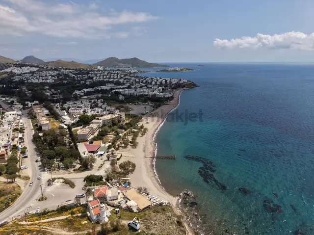 Agr Group'tan Denize 100 Metre Havuzlu/güvenlikli Villa ! 4