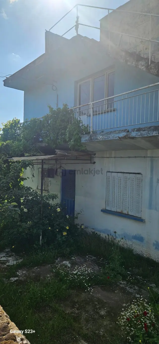 İzmir Tire Karateke De! Köy İçinde İki Katlı Ev 4