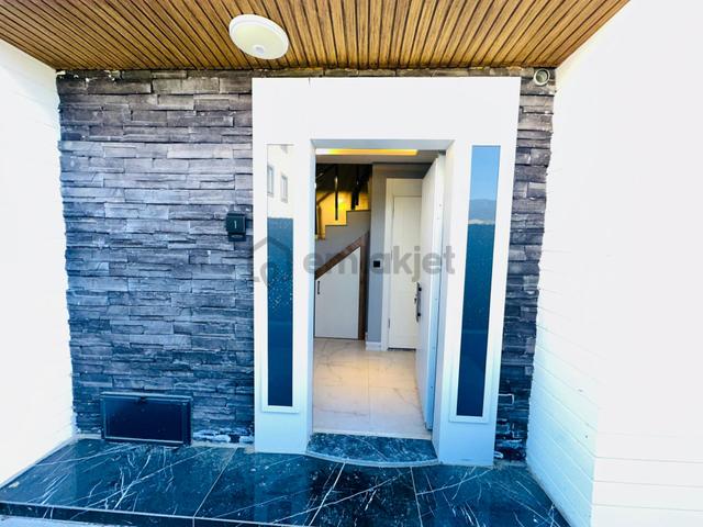 Yenimahalle De Şömineli Ve Dağ Manzaralı 4+1 Sıfır Lüx Satılık Triblex Villa 5