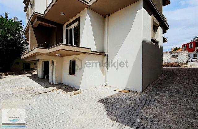 Foça Gerenköy'de Merkezi Konumda Satılık 1+1 Daire 3