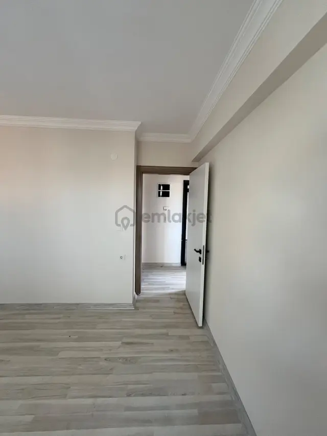 Yenibağarasında Kiralık Sıfır Boş Daire 20.000tl 2