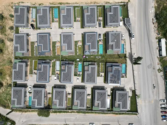 Sahıle Yakın-7/24 Güvenlik-bahçe-otopark-özel Havuz-ultra Lüx-vrf-kombi-6+1-tamamı Müstakil 3