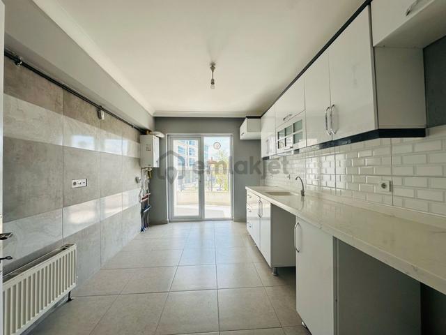 Battalgazi Mahallesinde Asansörlü Ebeveyn Banyolu 3+1 Ara Katta Full Yapılı Satılık Daire !! 5