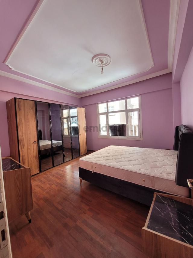 Borçka Çarşı Merkezinde 160 M² – Arkasında Müstakil Yaşam Alanı Olan 4+1 Geniş Daire. 5