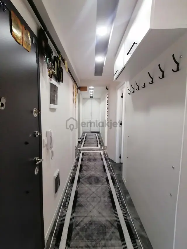 Karşıyaka Mahallesinde 1 Yıllık Binada 3+1/120 M2 Yüklüklü Ankastre Takımlı Kapalı Otoparklı Daire 3