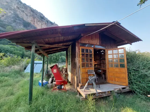 Köyceğiz Çandırda Dalyan Kanalına Yakın 15 000 M2 Müstakil Arazide Tek Katlı Ev Satılık 1