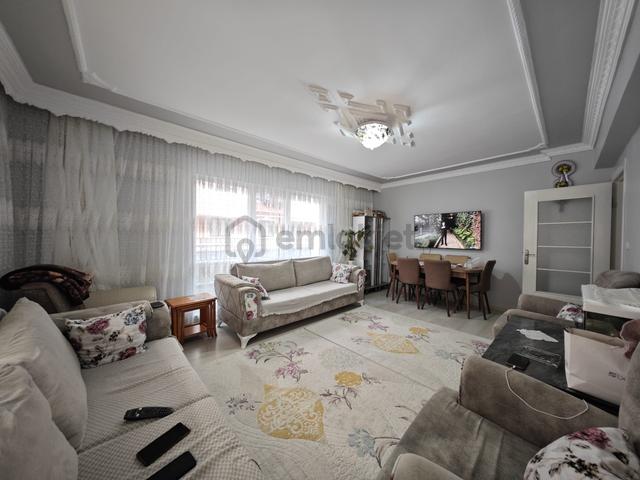 Başak'ta Sağlık Ocağı Yakını Asansörlü Full Yapılı 3+1 Ara Kat Satılık Daire !! 4