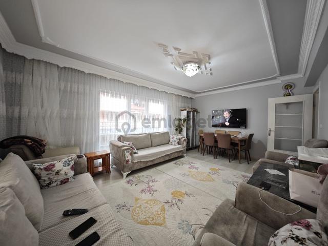 Başak'ta Sağlık Ocağı Yakını Asansörlü Full Yapılı 3+1 Ara Kat Satılık Daire !! 3