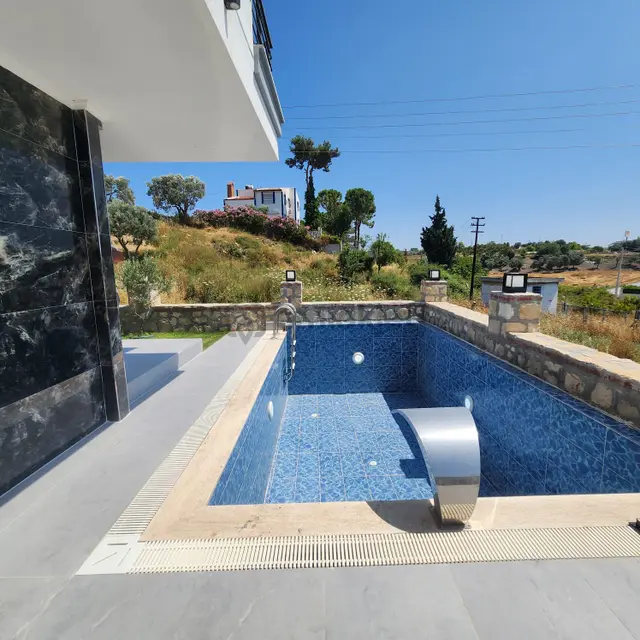 Didim Hisar Mahallesinde Tam Müstakil Takasa Açık Akıllı Villa 2