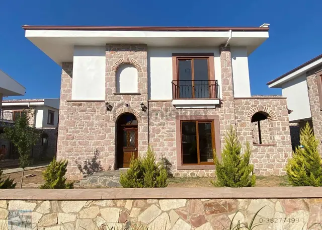 Balıkesir Ayvalık Camlık Ta Satılık Villa 3