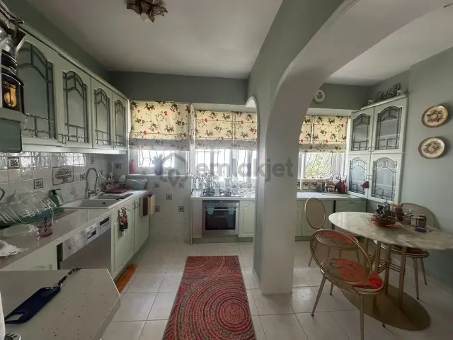 Kalamış Yat Limanı Karşısında Geniş 3+1 Yalı Daire Fırsatı 2