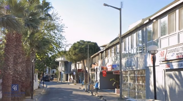 Çeşme Ilıca Bedesten Çarşısında Satılık Dükkan 1