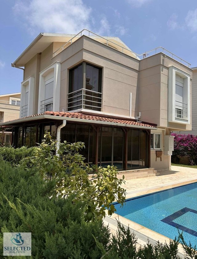 Paradıse Town'da Tripleks Villa Paradıse Town'da Tripleks Villa
