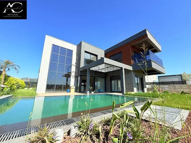 Panaromık Manzara-özel Havuz/otopark-500m2 Bahçe-modern-müstakil 3