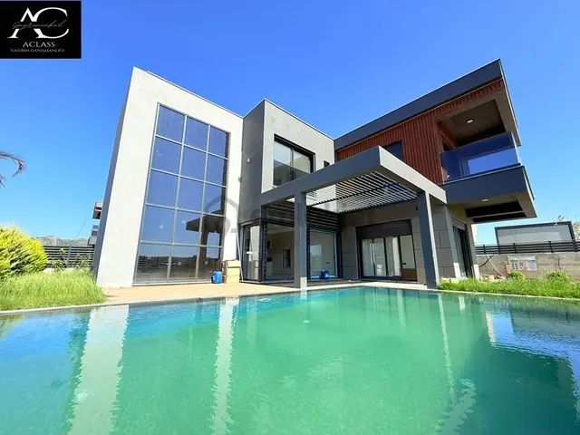 Panaromık Manzara-özel Havuz/otopark-500m2 Bahçe-modern-müstakil 1