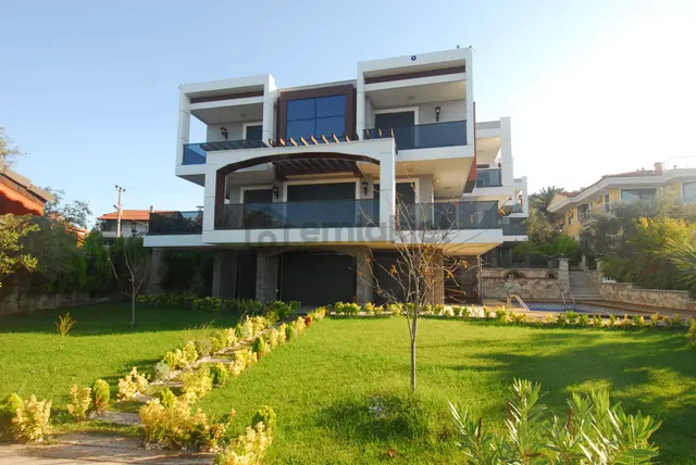 Balıkesir Ayvalık Ta Satılık Muhtesem Villa.denize Sıfır 3