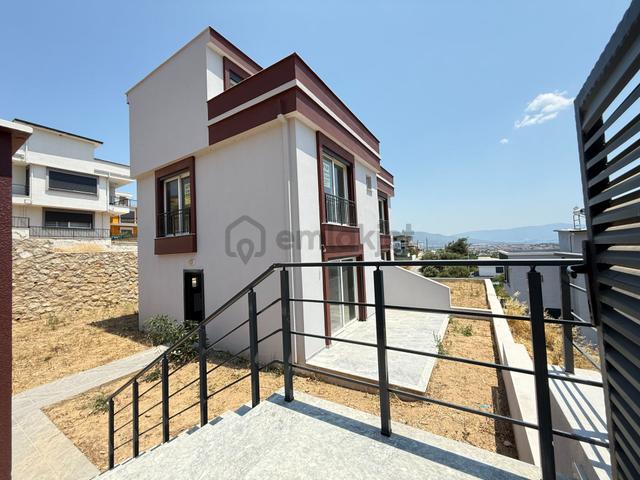 Seferihisar Doğanbey'de Satılık Deniz Manzaralı Bahçeli 3+1 Sıfır Villa 4