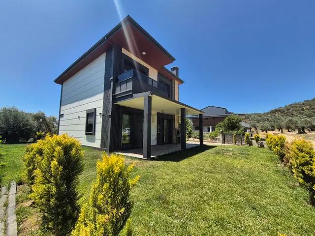 Arya'dan Güre 'de Tam Müstakil Bahçeli Villa 3