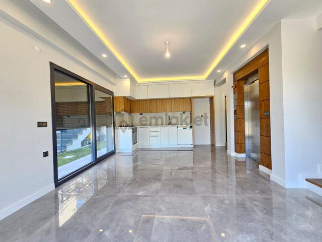 Arya'dan Güre'de Asansörlü Kazdağları Manzaralı 4+1 Lüks Villa 4