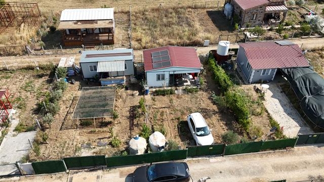 İzmir Develide Satılık Tapulu 240 M2 Bahçe 1+1 42 M2 Müstakil Ev 4