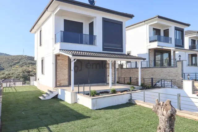 Mahmut İşler'den Satılık Ful Deniz Manzaralı Müstakil Villa 3