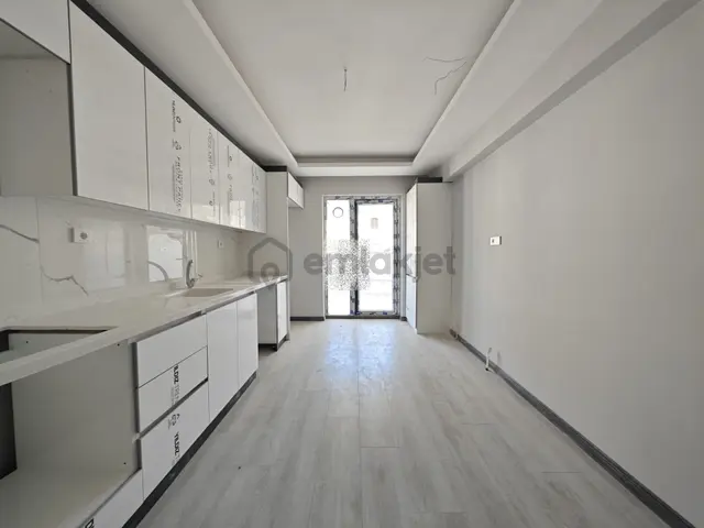 Başak'ta Full+full Yapılı E.banyolu Asansörlü Sıfır Bina 3+1 Katta Satılık Daire !! 3