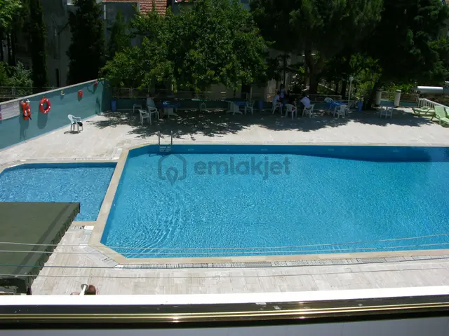 Haydar Emlaktan Yenicede 2+1 Bahçeli Havuzlu Sitede Yazlık Daire 3