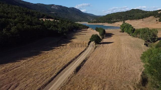 2.267 M2 Resmi Yolu Olan Gölete Yakım Dümdüz Arazi Kaçmaz ! 4