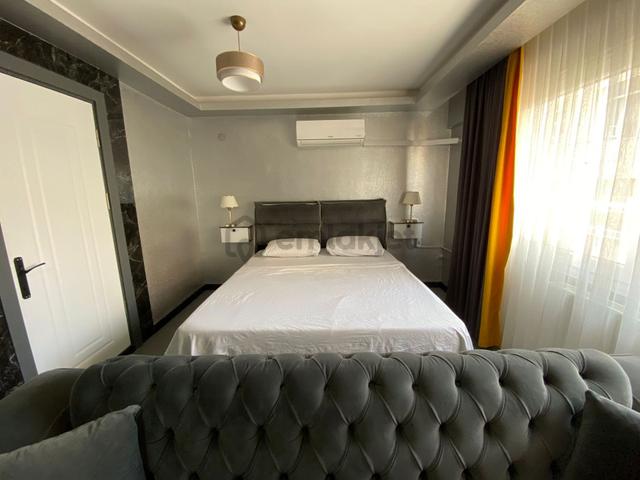 Karşıyaka Çarşı İşbankası Sokagı Günlük Kiralık Lüks Daire 5