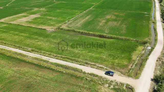Ege Emlak'tan Karlıköyde Fırsat Sulu Tarım Arazisi 1