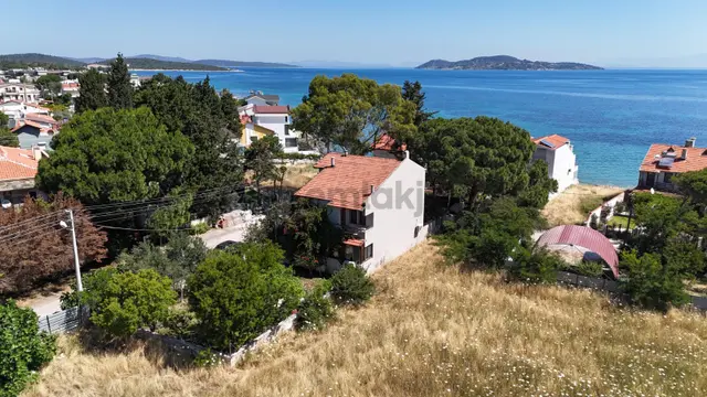Urla Güvendik Mavi Plajda Satılık Müstakil 5+2 Tripleks Villa 2