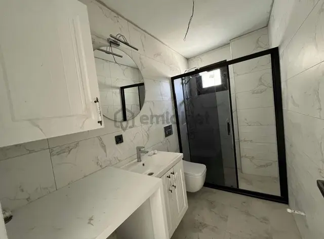 Yiğit Gayrimenkulden Çeşme Marinada Satılık Sıfır 1+1 4