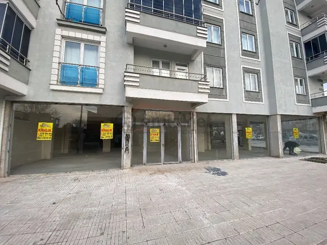 Güvenat - Çorum Osmancık Cad. Selimiye Camii Altı 290 M² Dükkan 3