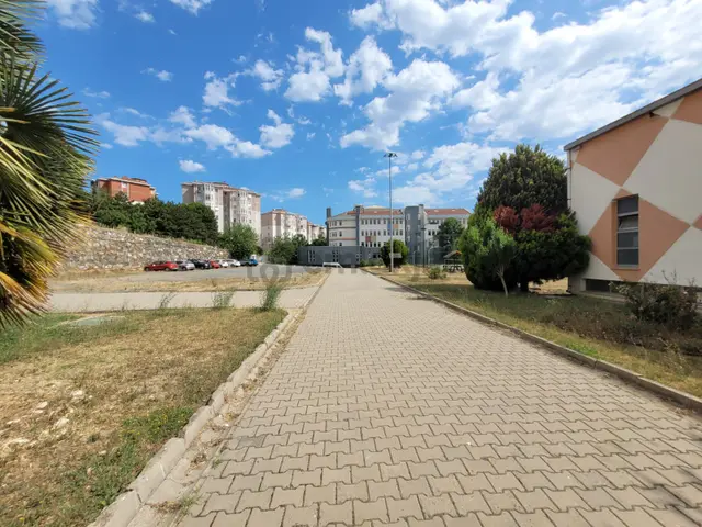 Delux'den Hürriyet Mah.'de Geniş Kapasiteli Kiralık Yurt Binası 3
