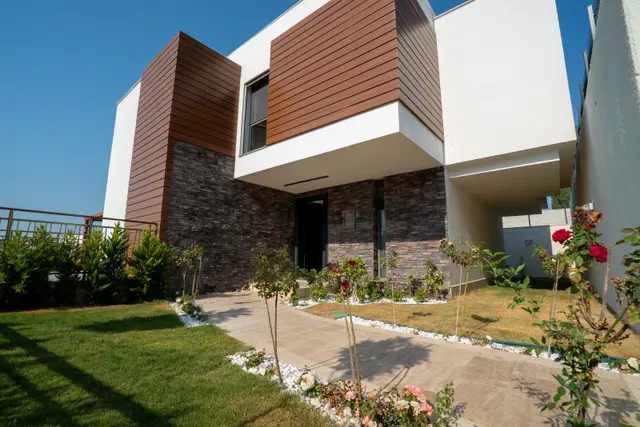 Guvenlık-özel Havuz-bahçe-otopark-merkezi-asansor-sauna-hamam--lüx-akıllı Ev -tamamı Müstakıl 3